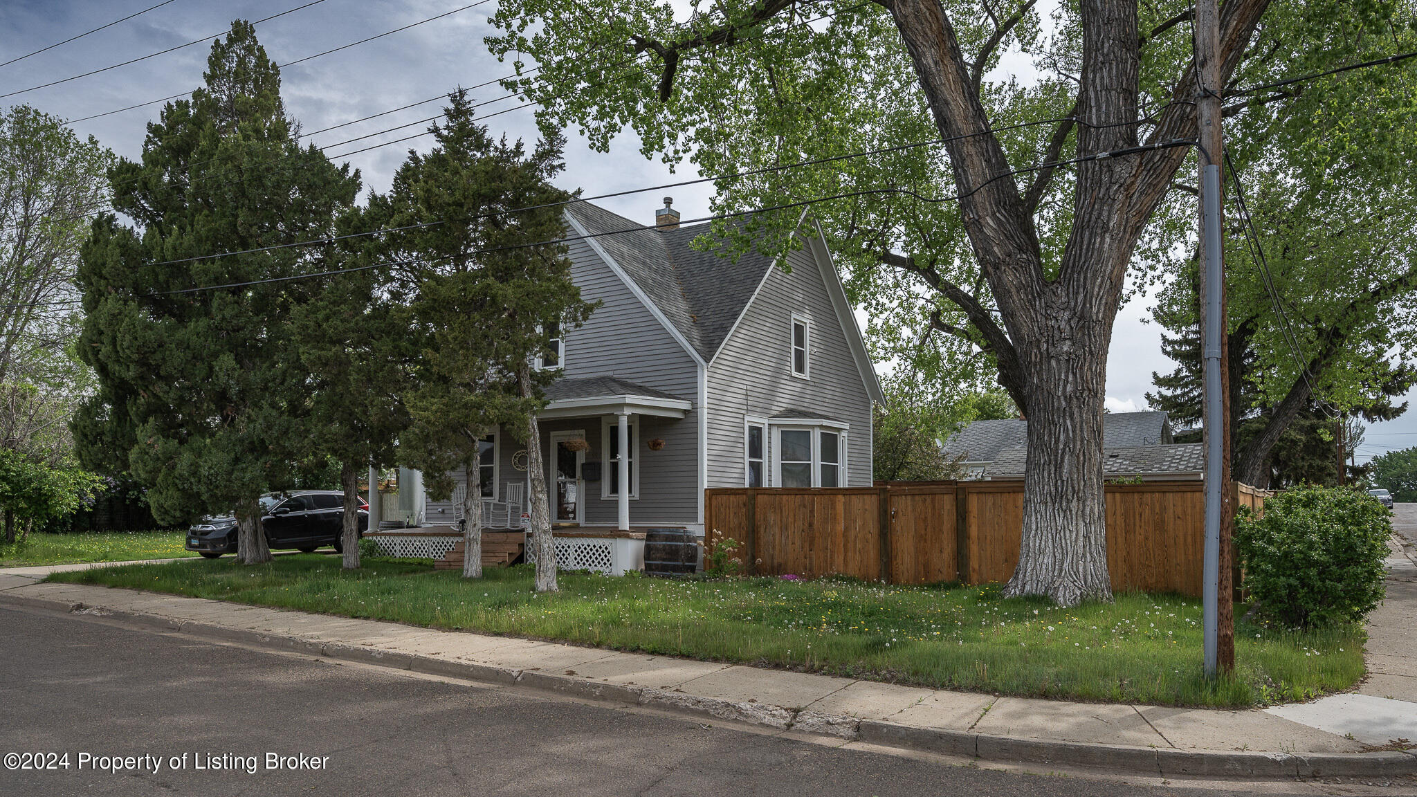 108 6th Avenue E