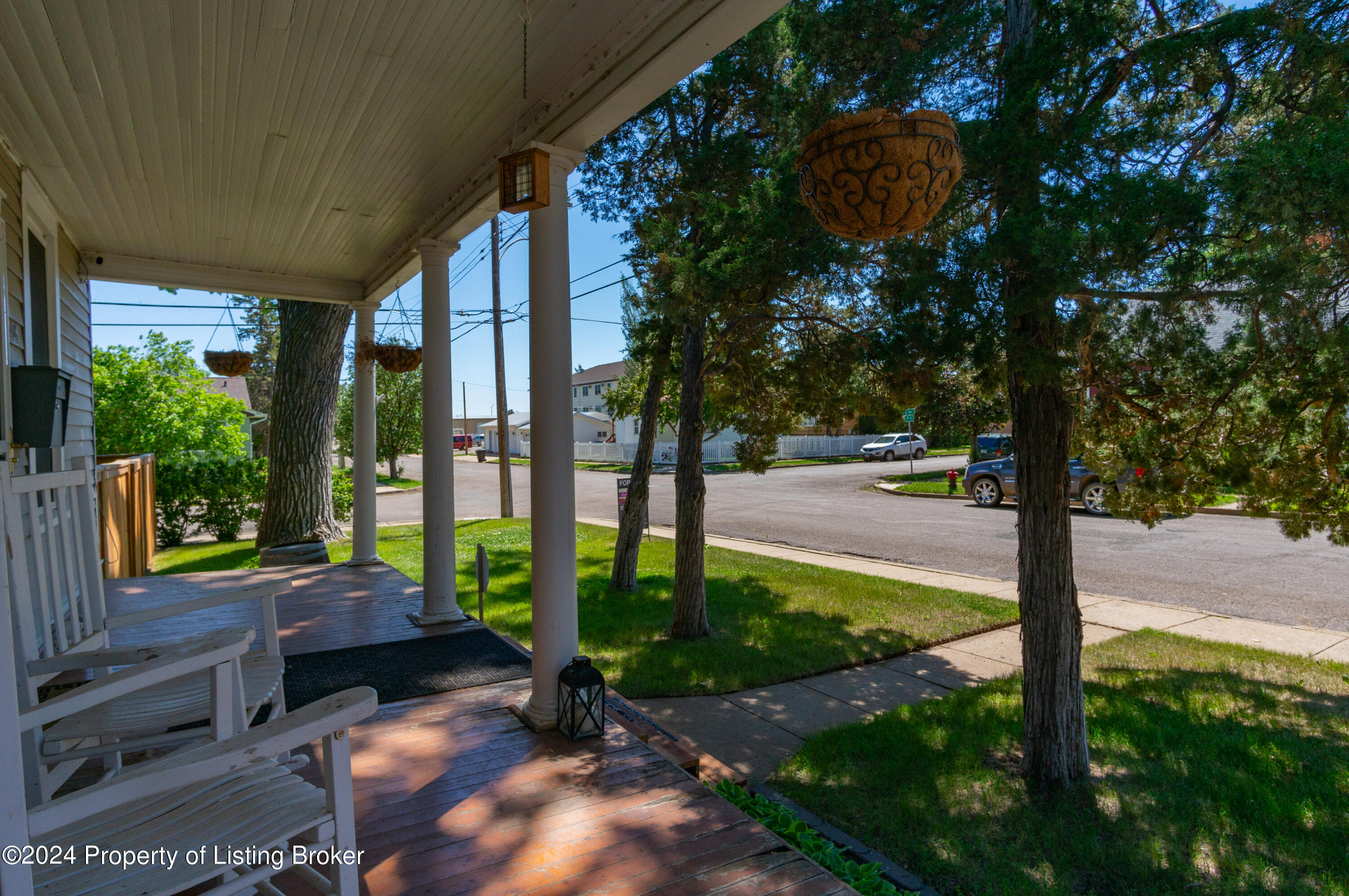 108 6th Avenue E