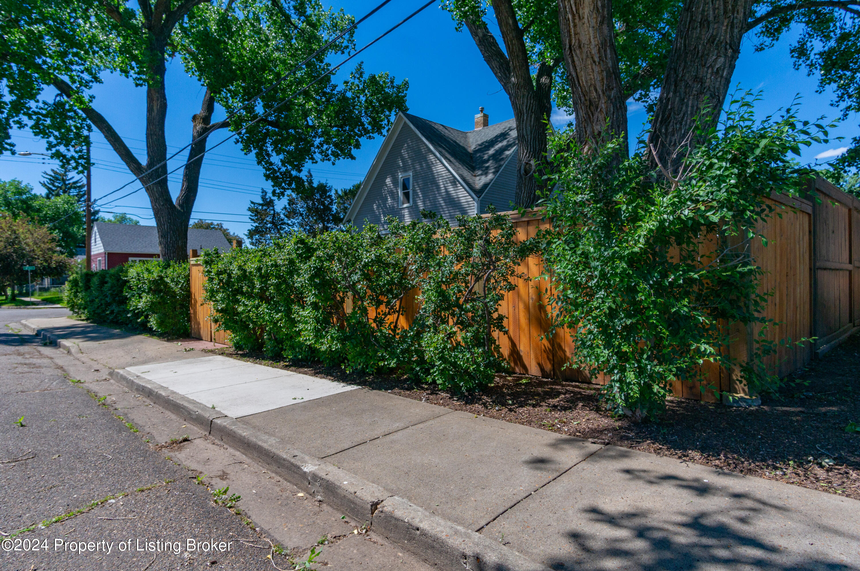 108 6th Avenue E