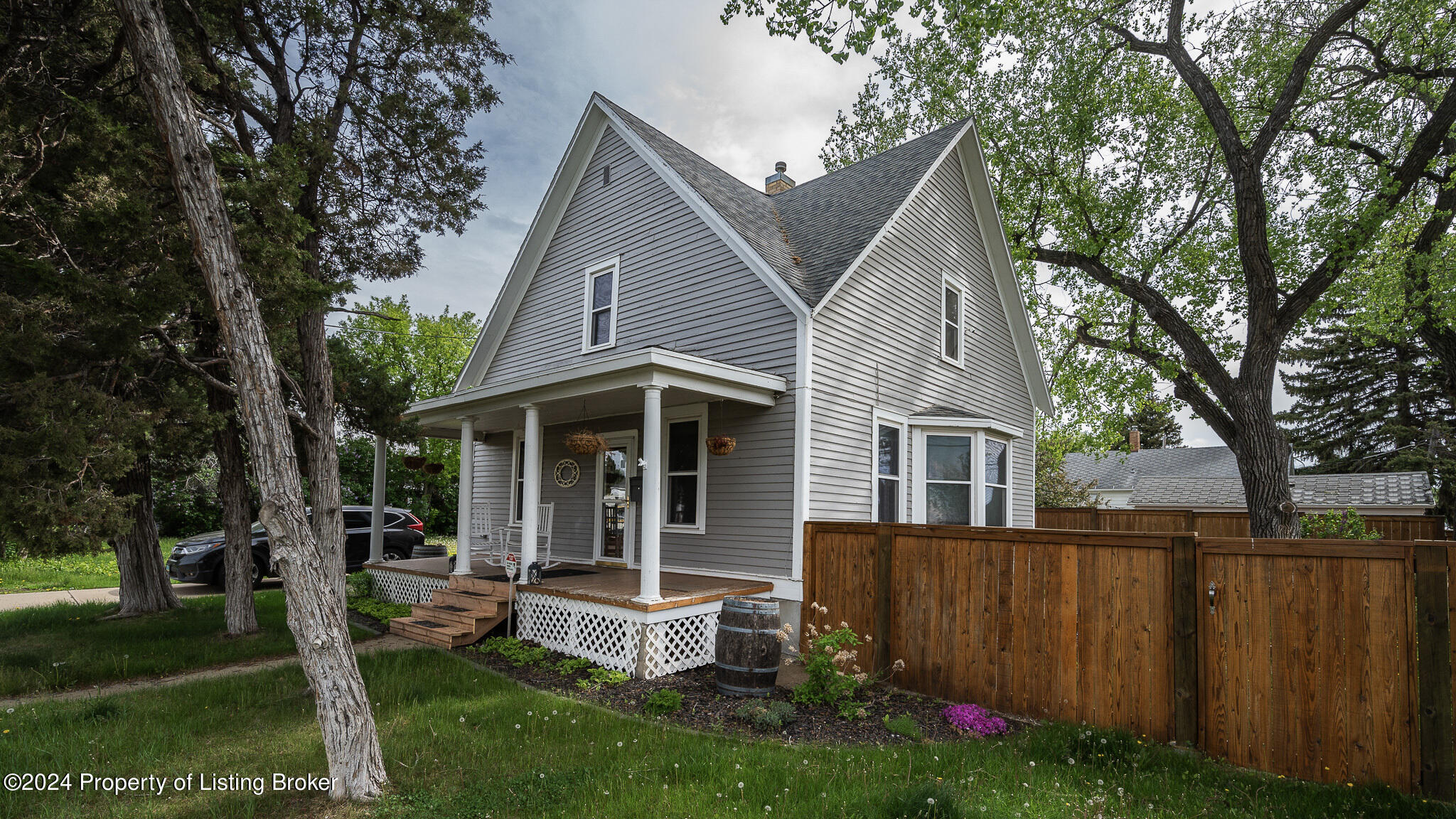 108 6th Avenue E