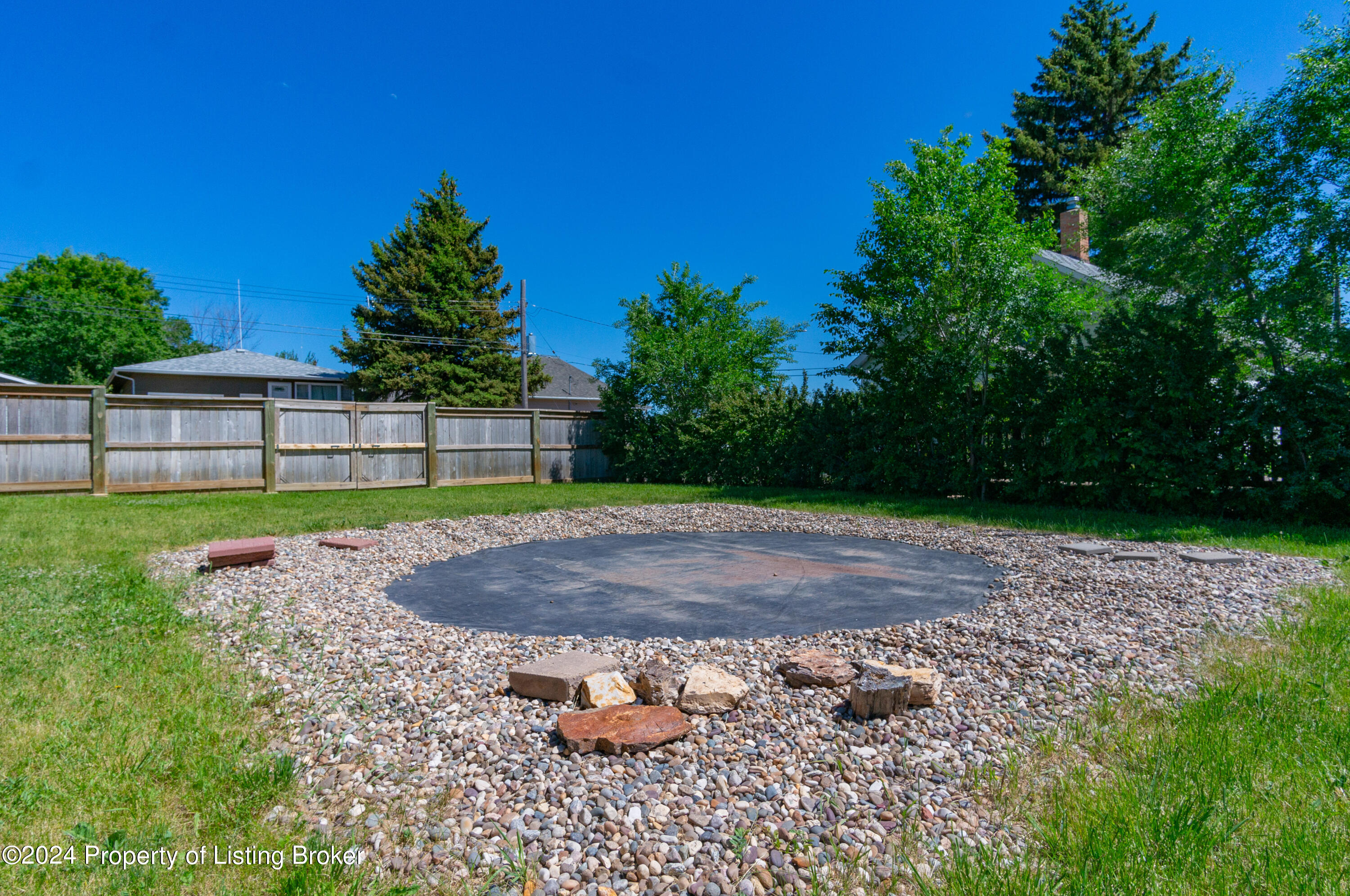 108 6th Avenue E