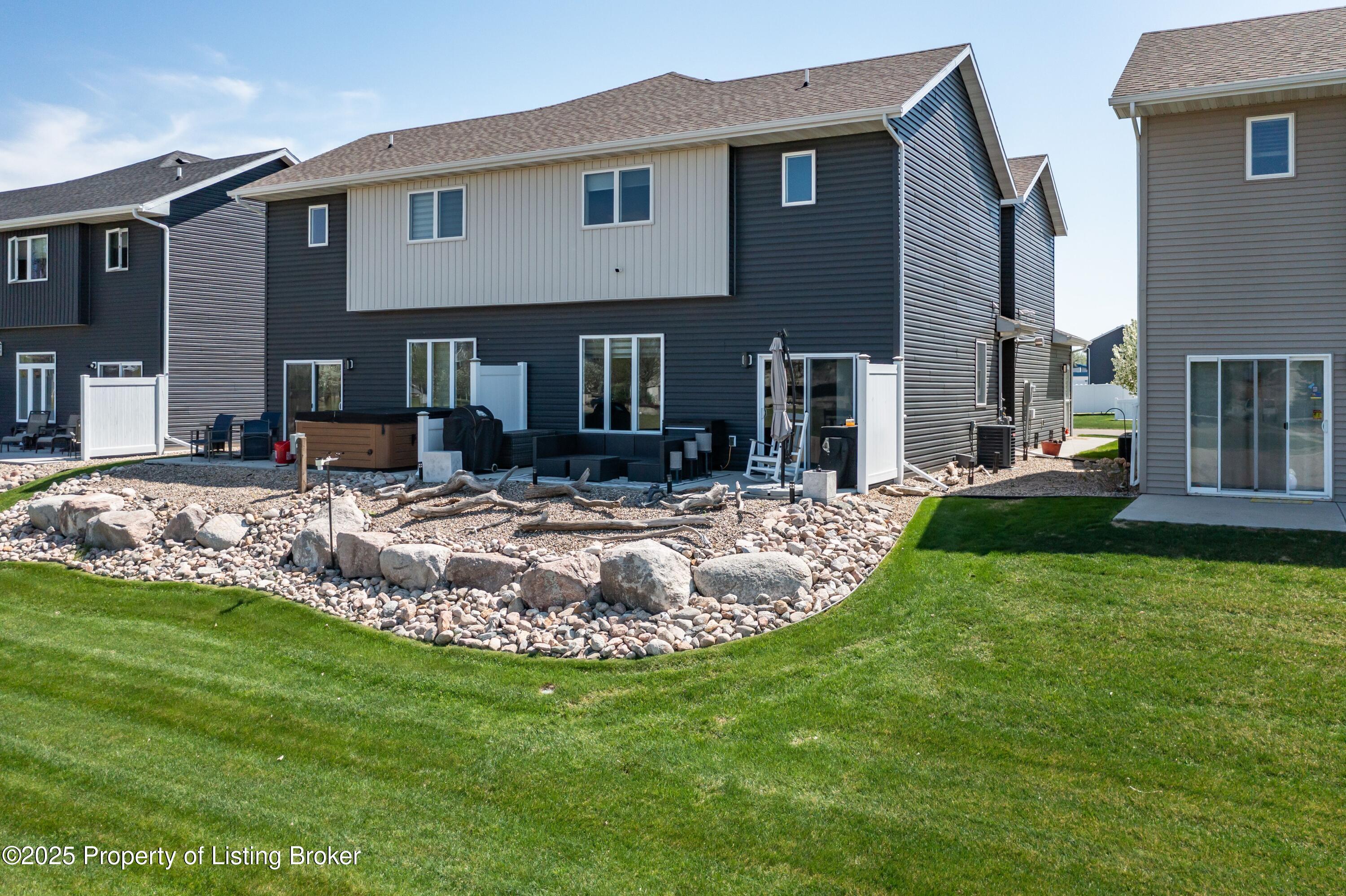 2435 Waterpark Loop SE