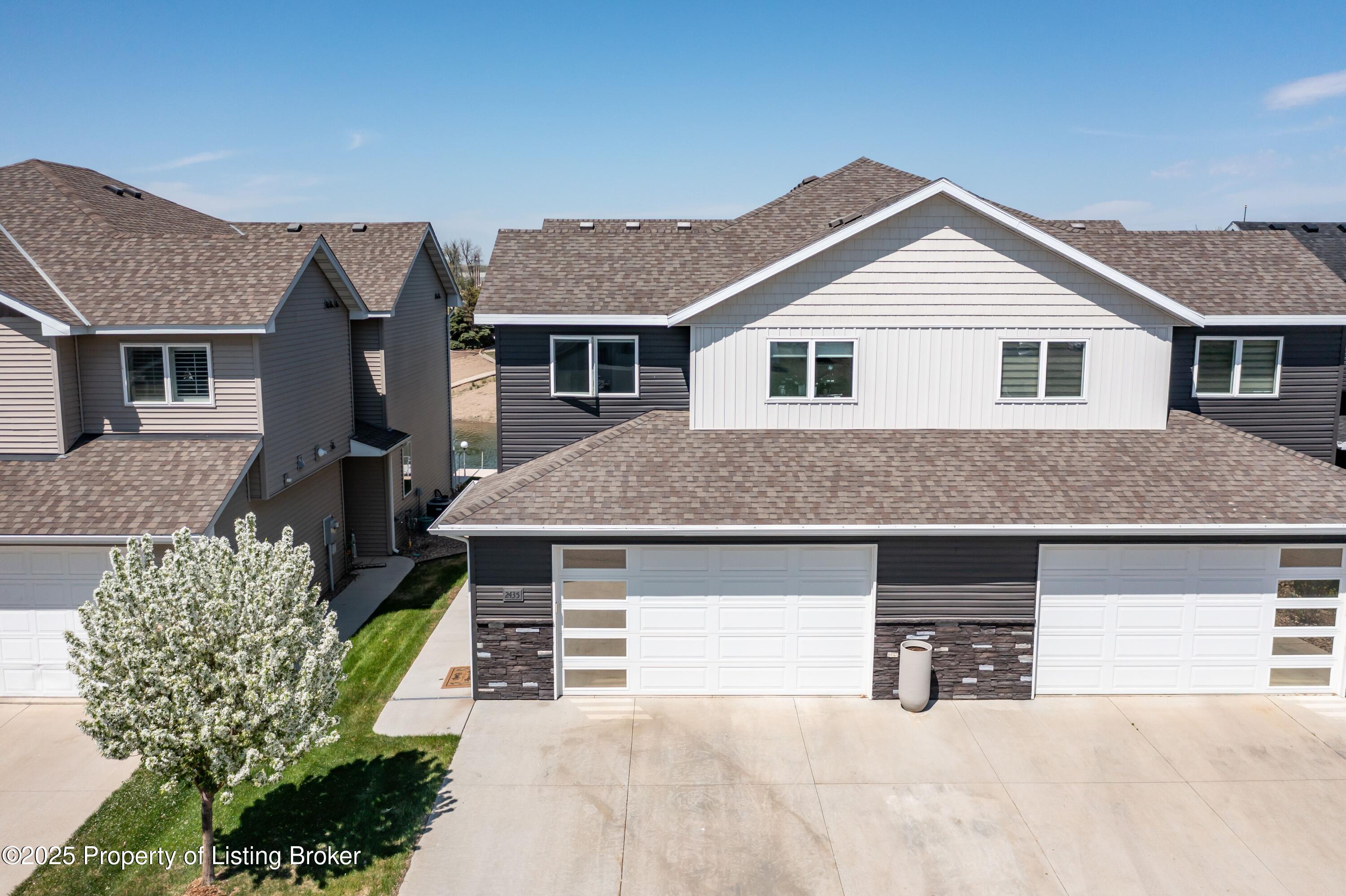 2435 Waterpark Loop SE