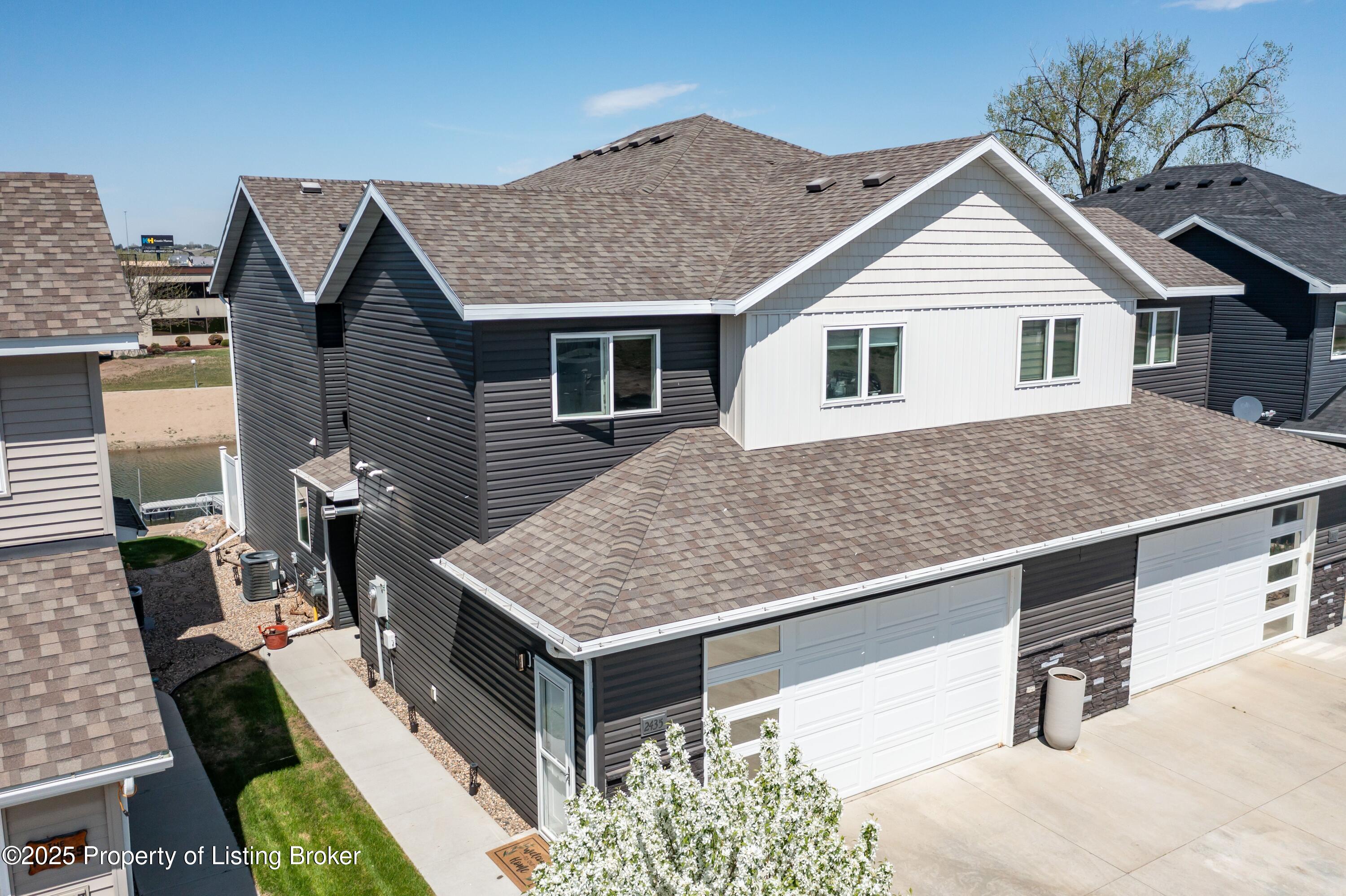 2435 Waterpark Loop SE