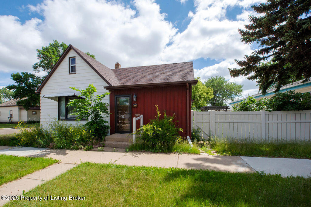 103 3rd Avenue SW