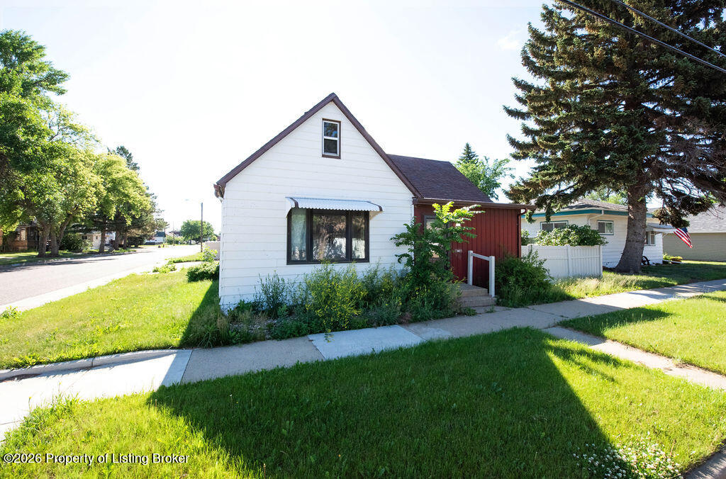 103 3rd Avenue SW