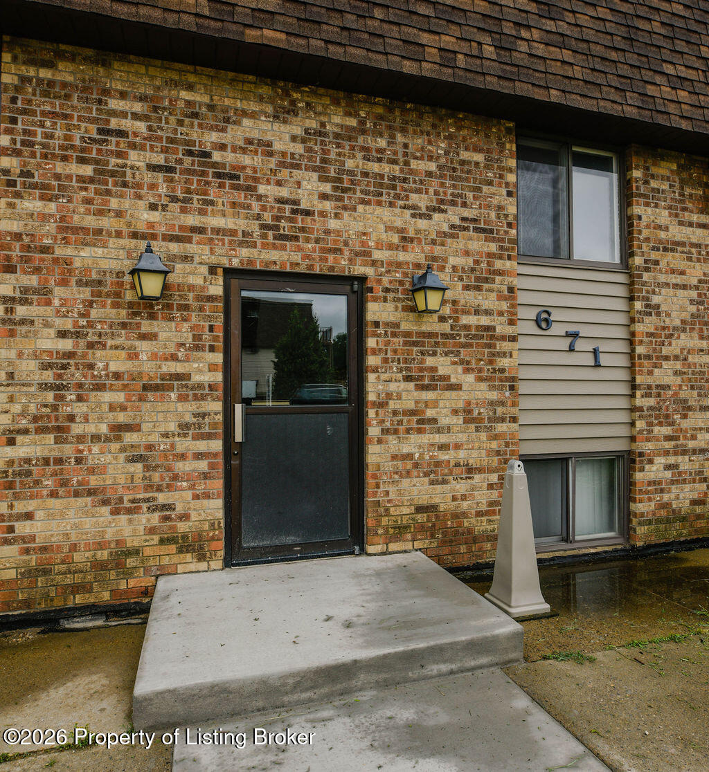 671 24th Street W