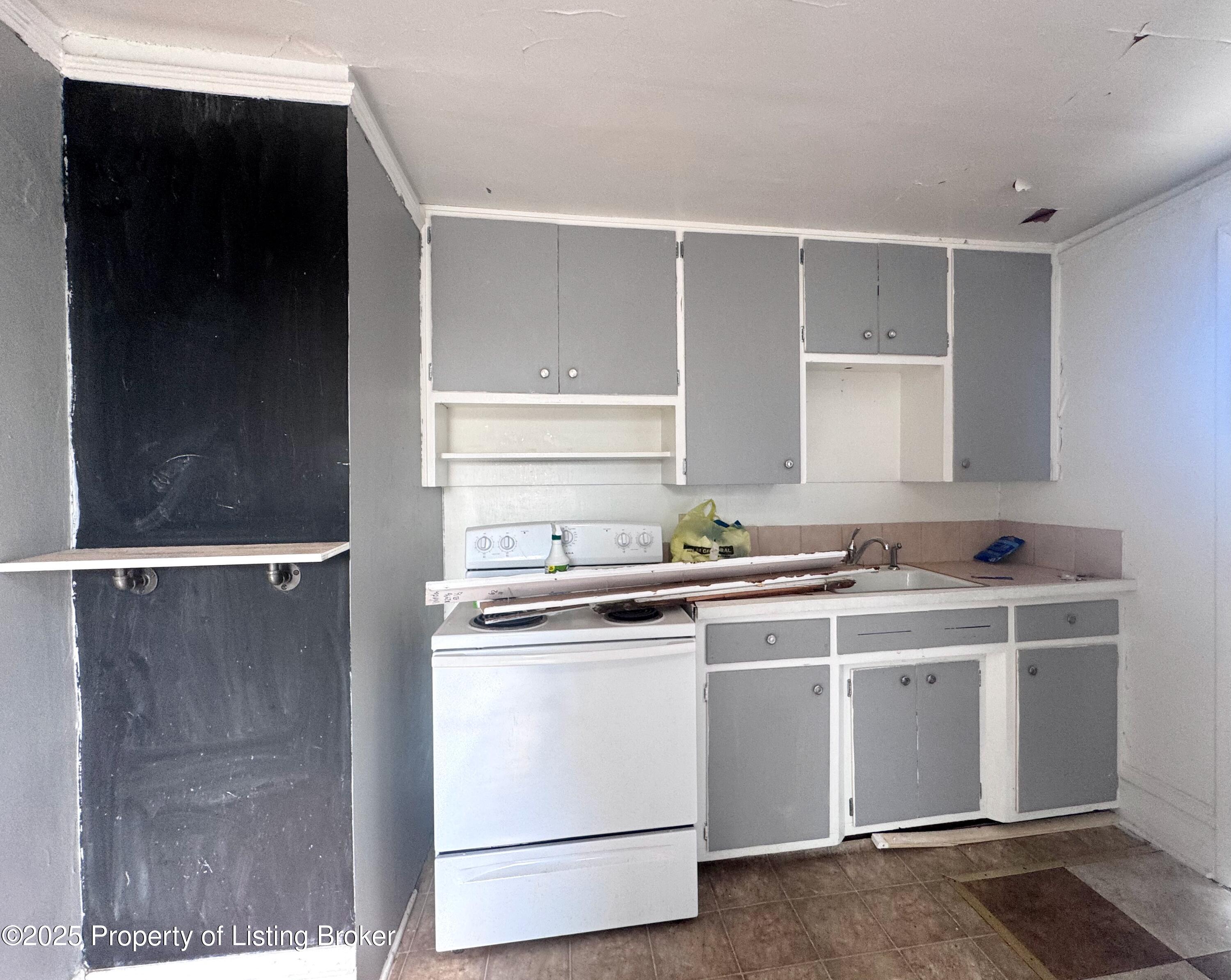 134 E Broadway Street