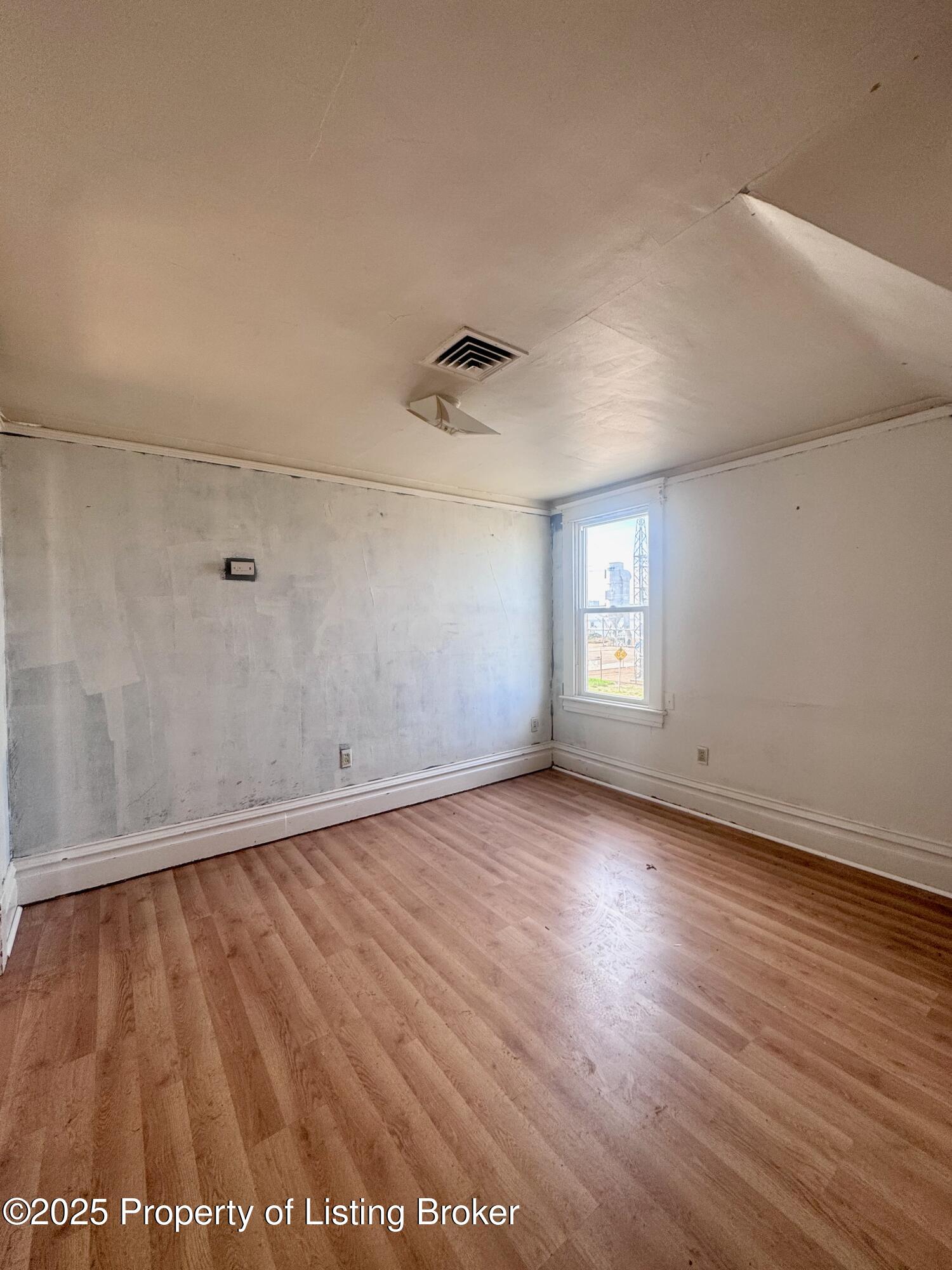 134 E Broadway Street