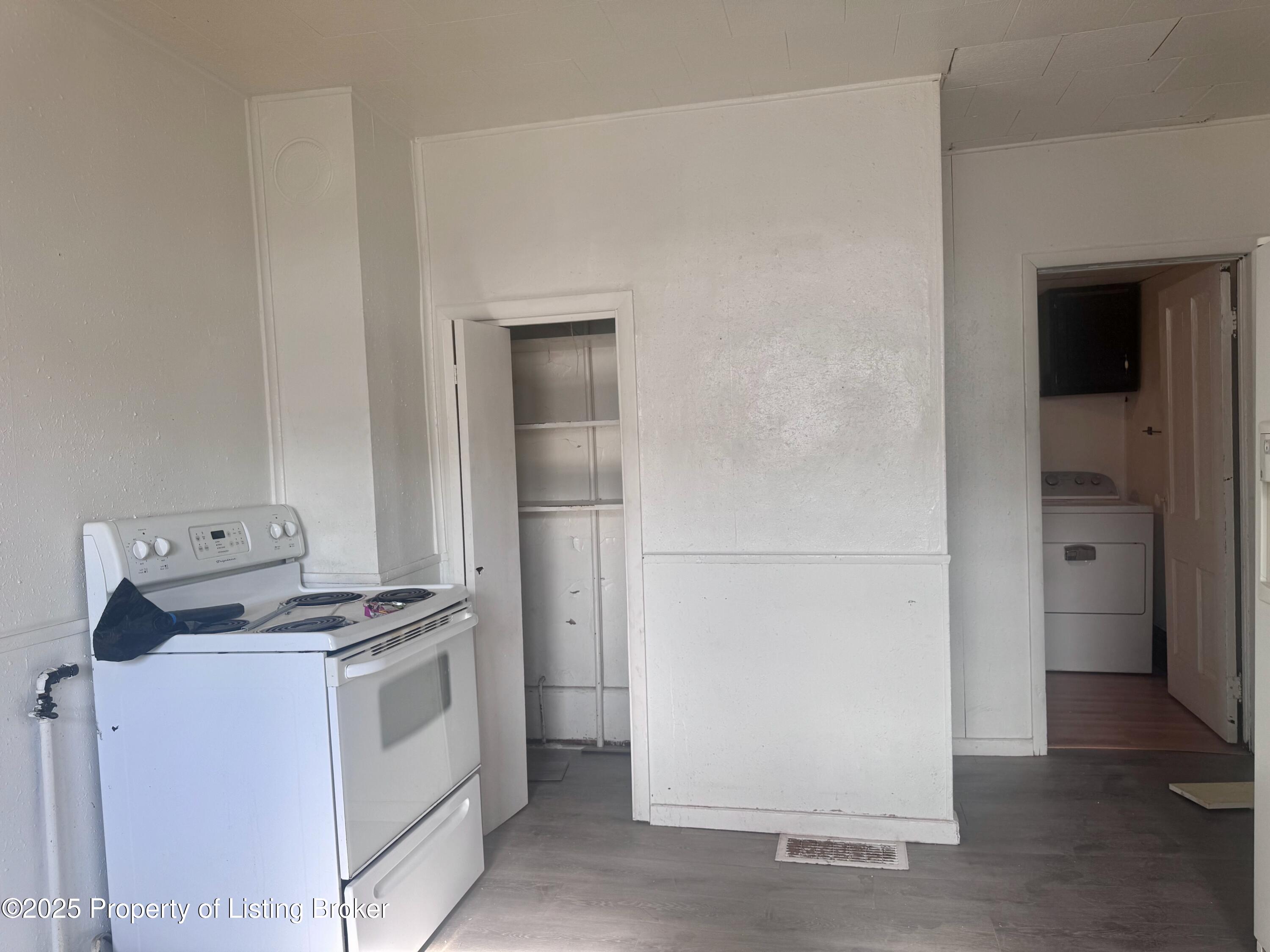 134 E Broadway Street