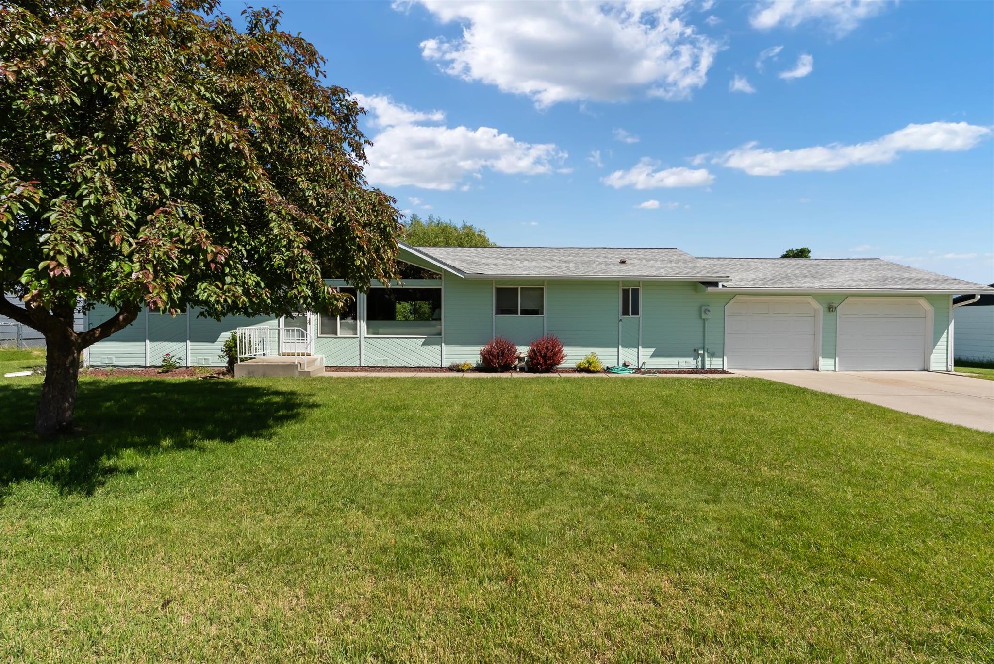 106 Island View Drive