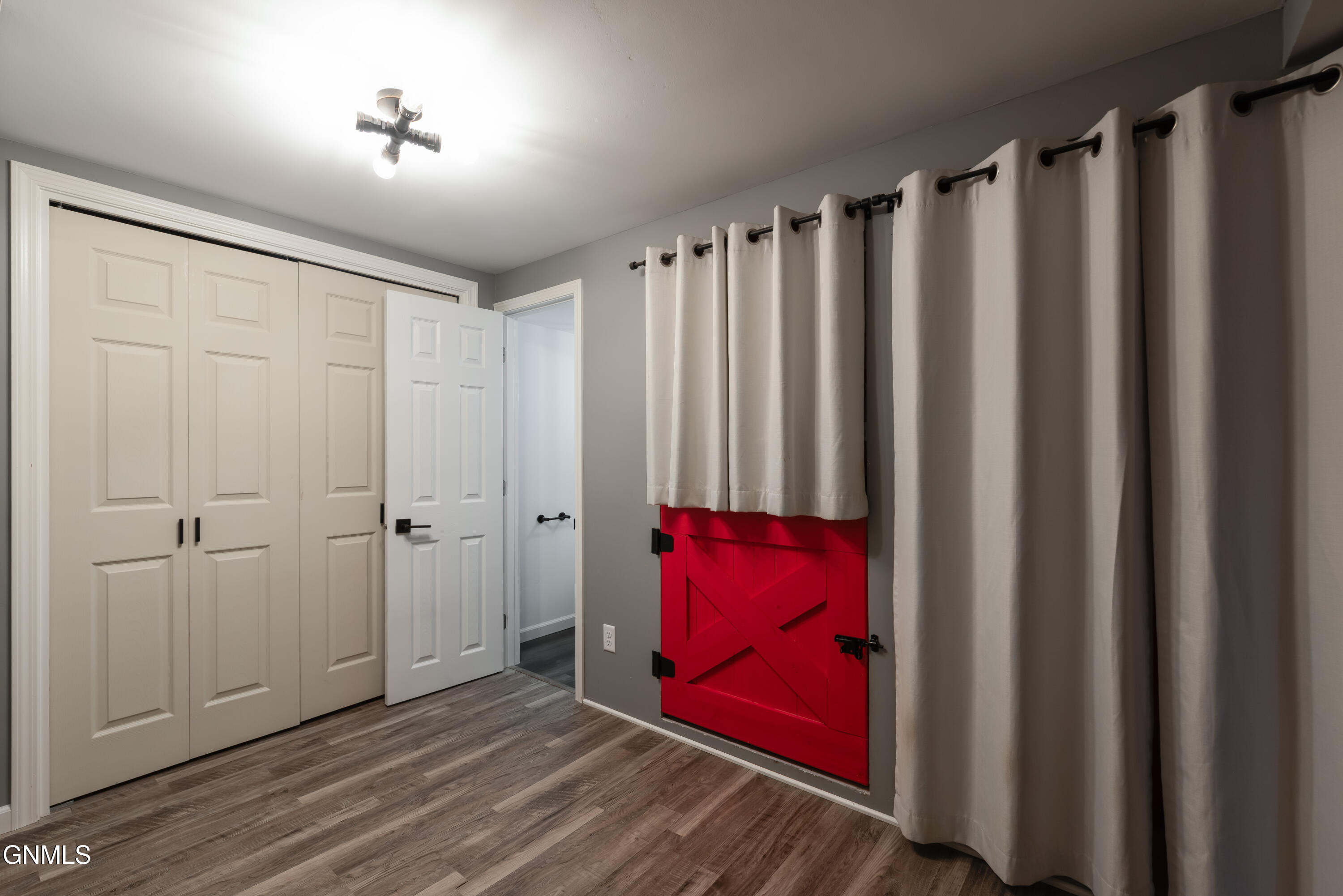 70 8th Street W