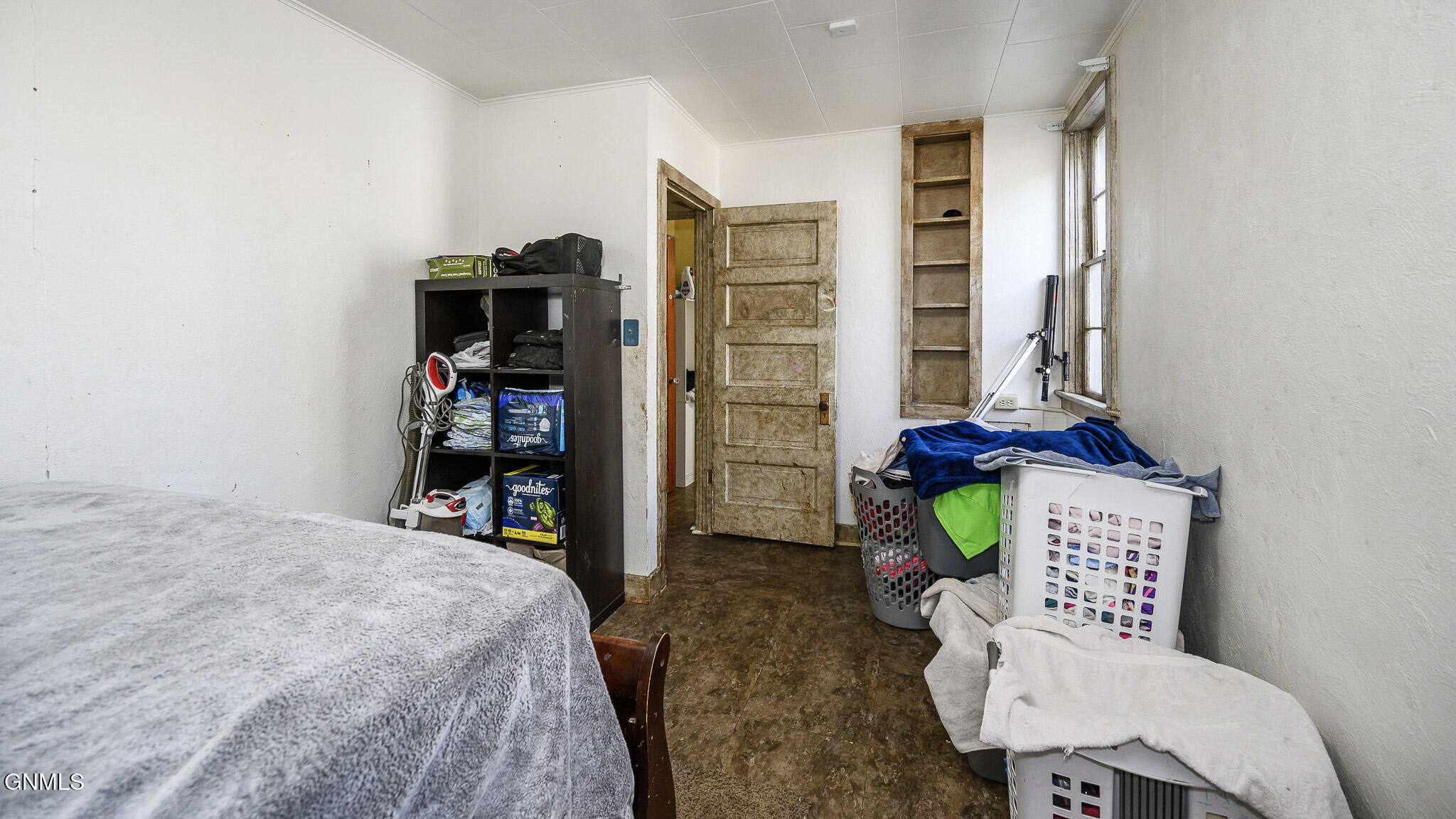 330 8th Avenue W
