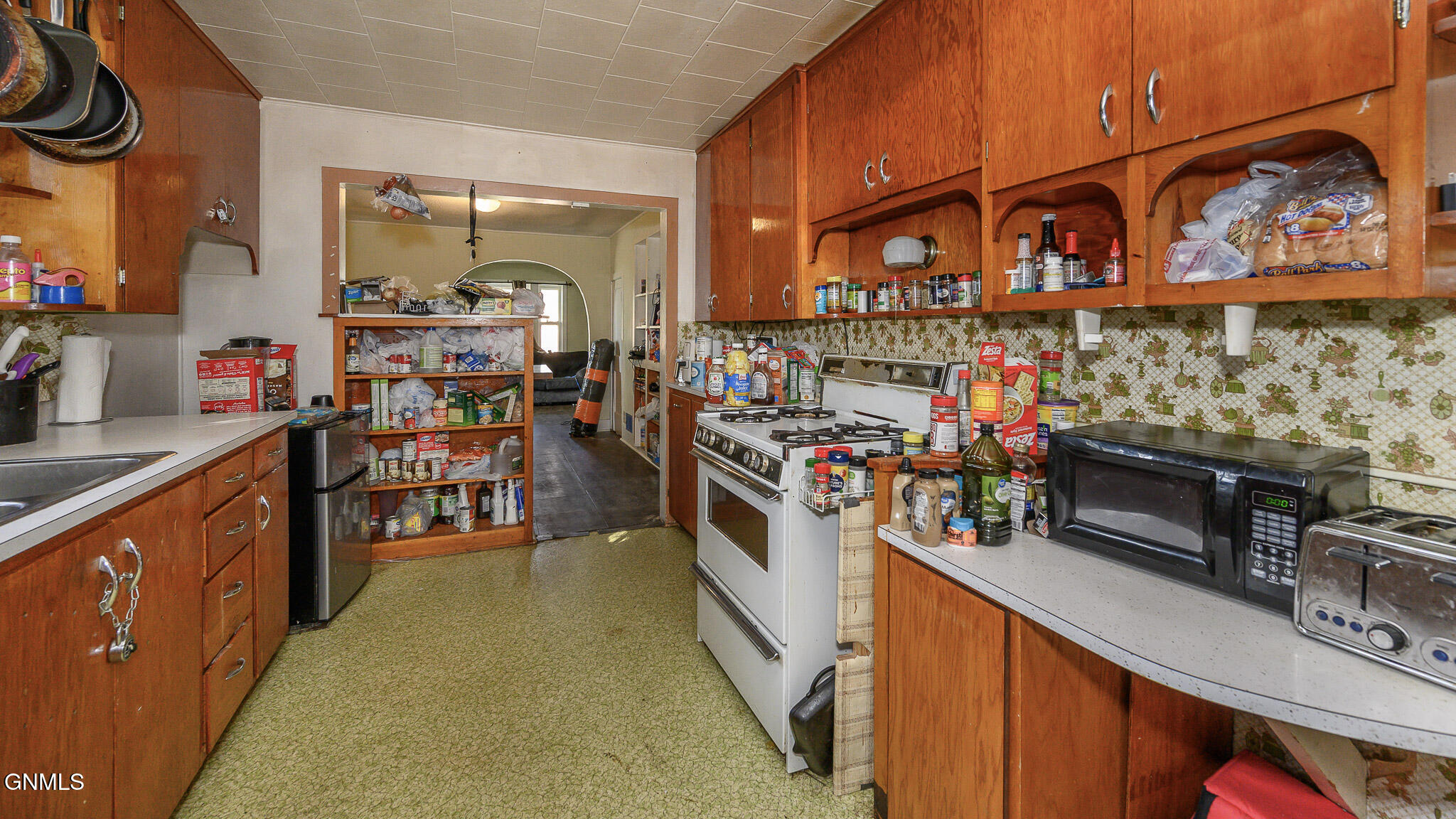 330 8th Avenue W