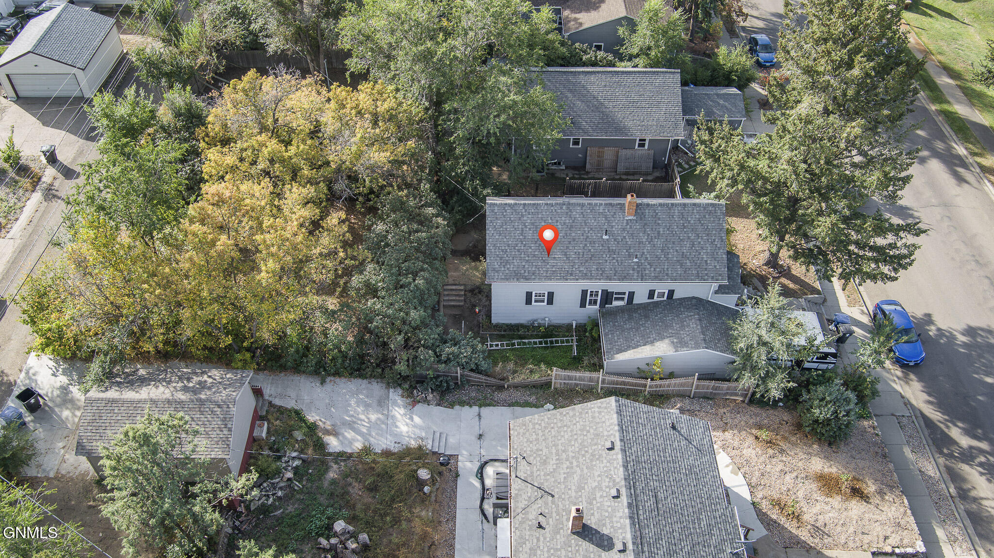330 8th Avenue W