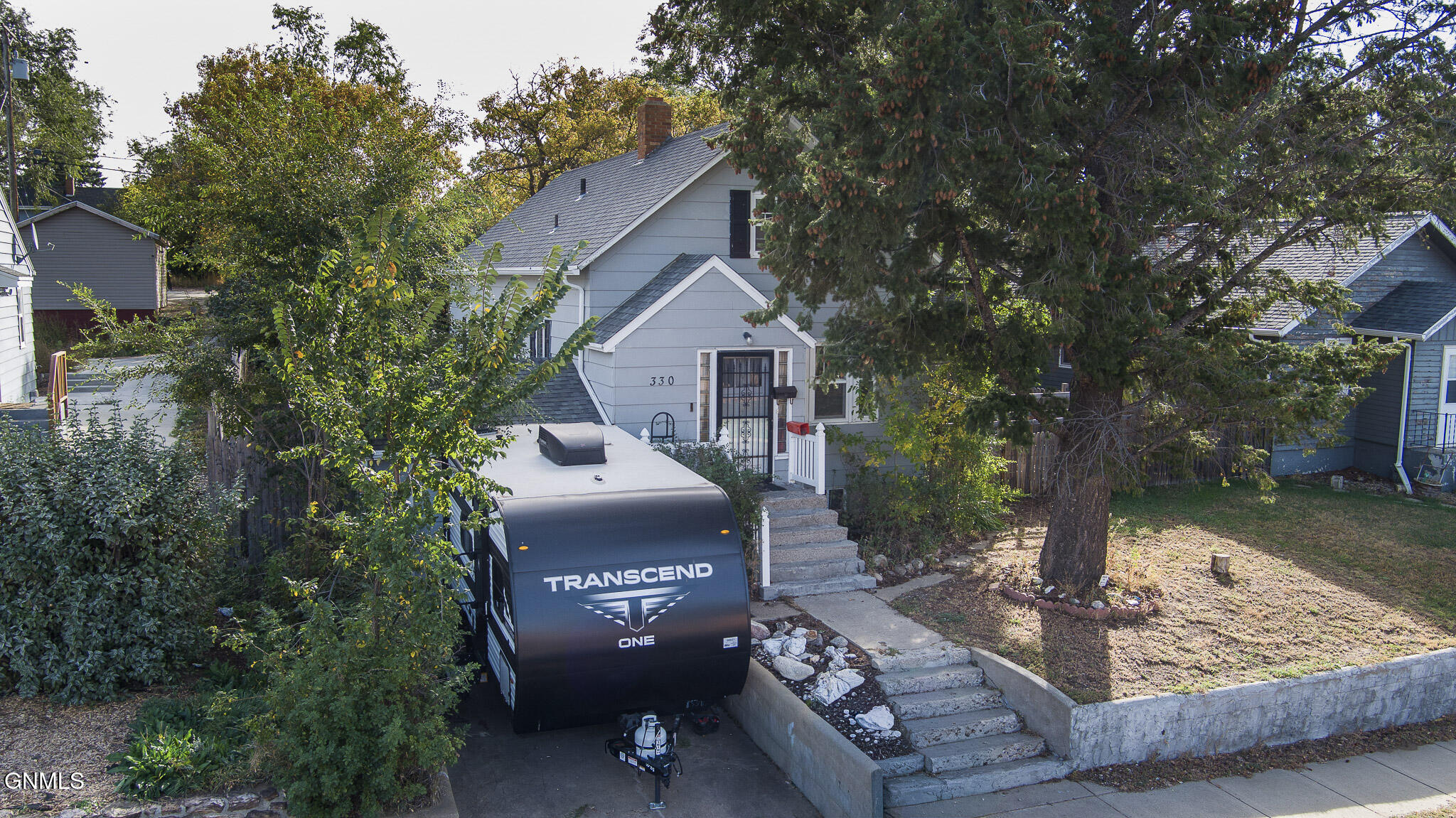 330 8th Avenue W