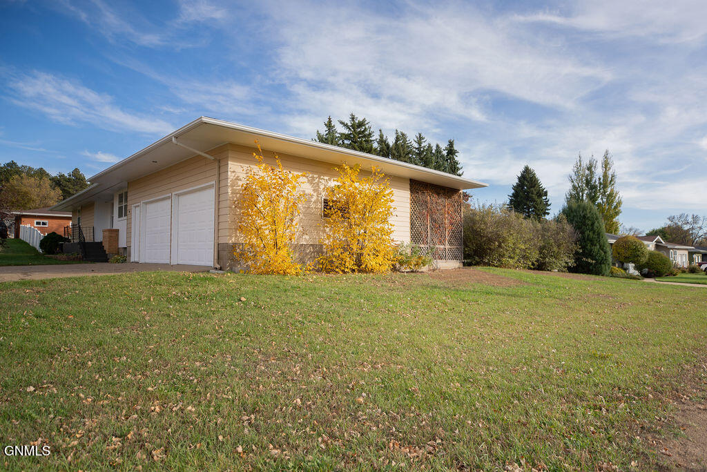 741 Empire Road, Dickinson