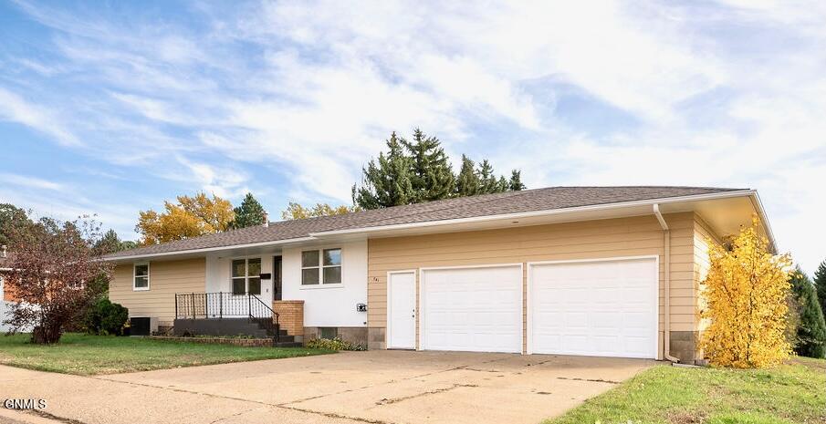 741 Empire Road, Dickinson