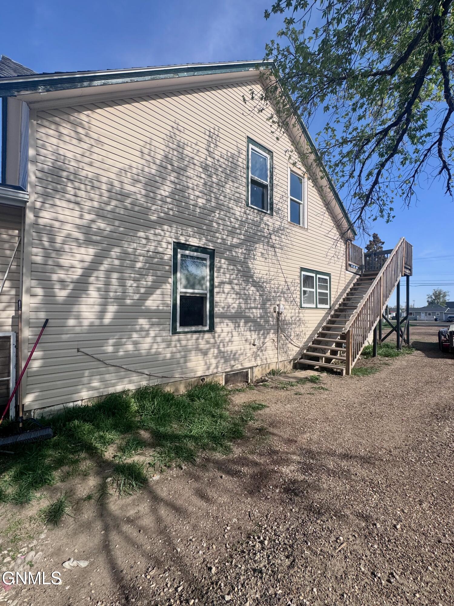 134 E Broadway Street