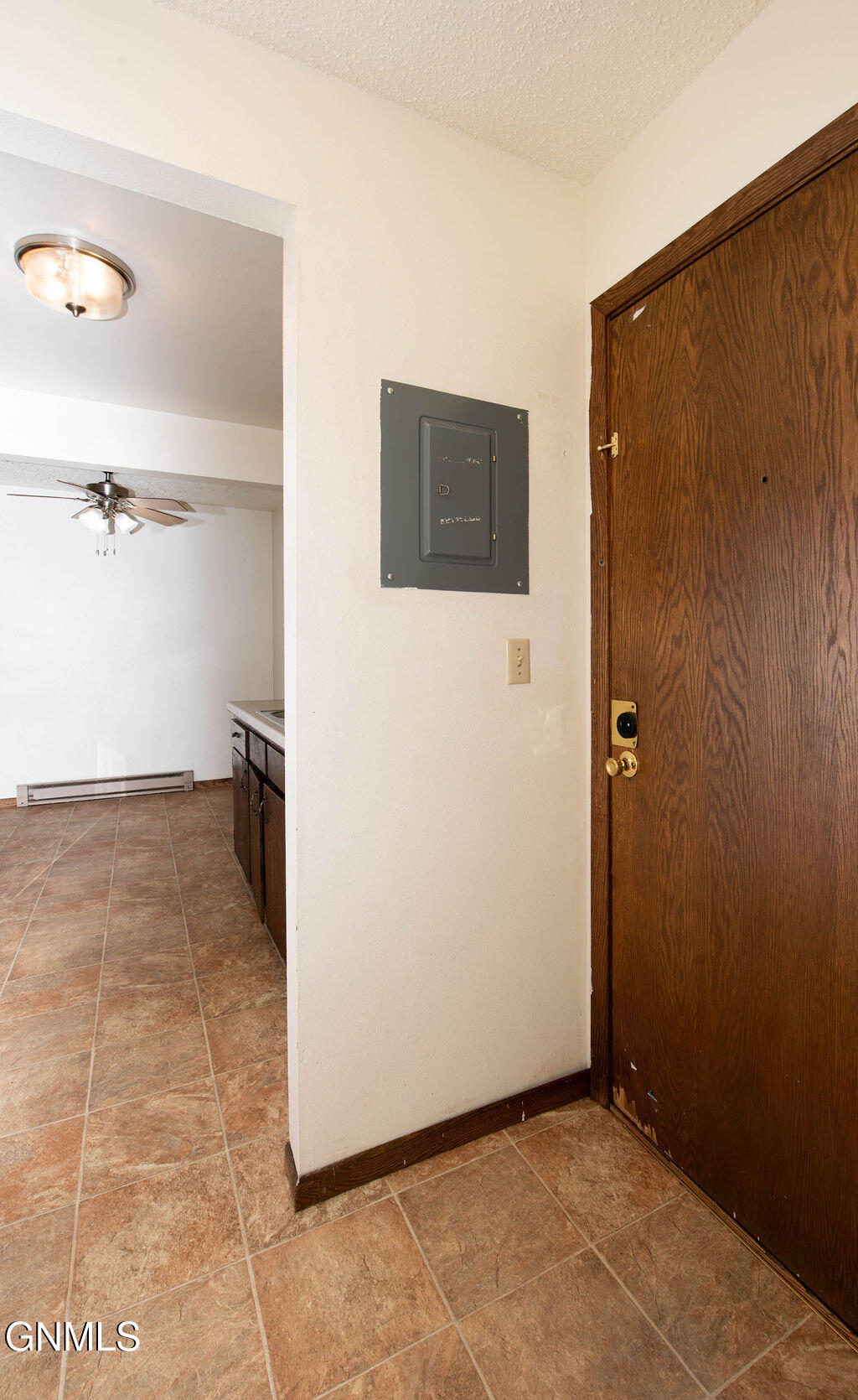 671 24th Street W, 22