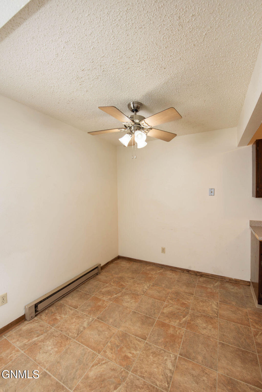 671 24th Street W, 22