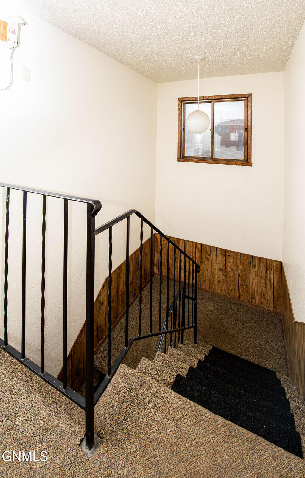 671 24th Street W, 22