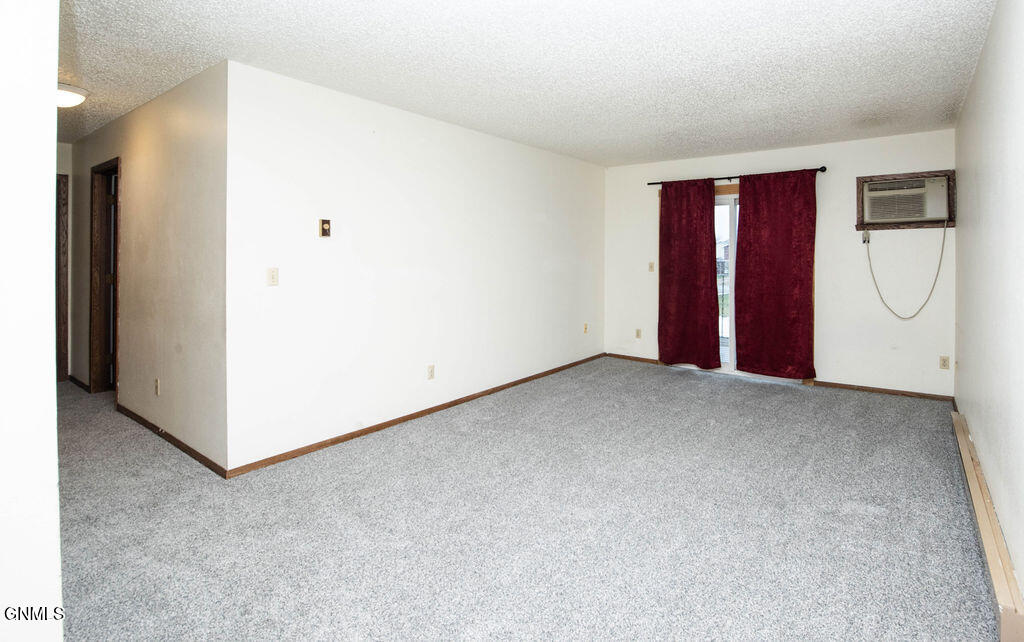 671 24th Street W, 22