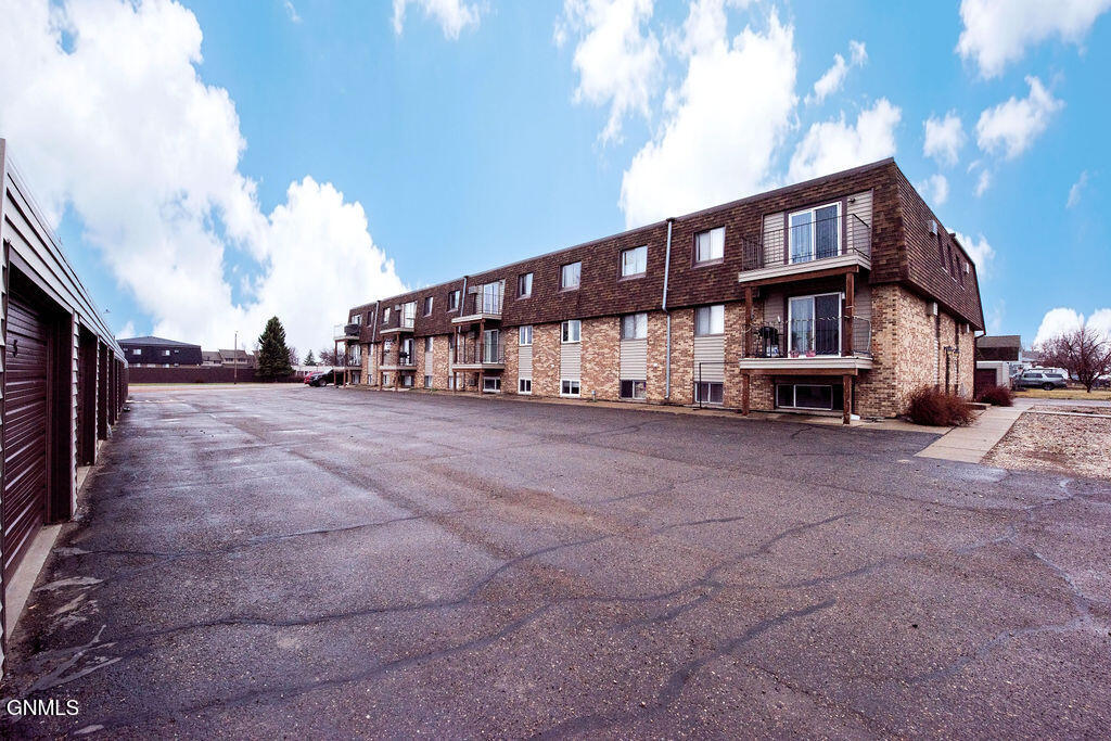 671 24th Street W, 22