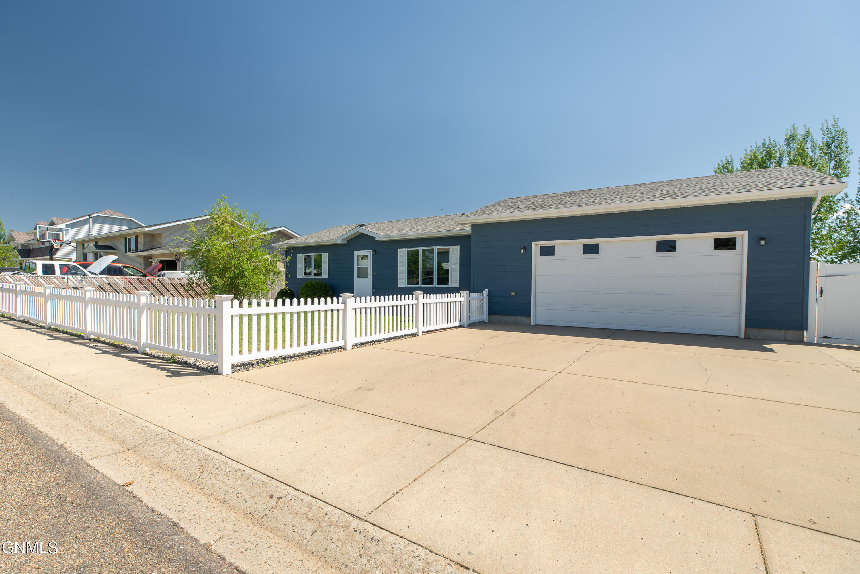 979 22nd Street W