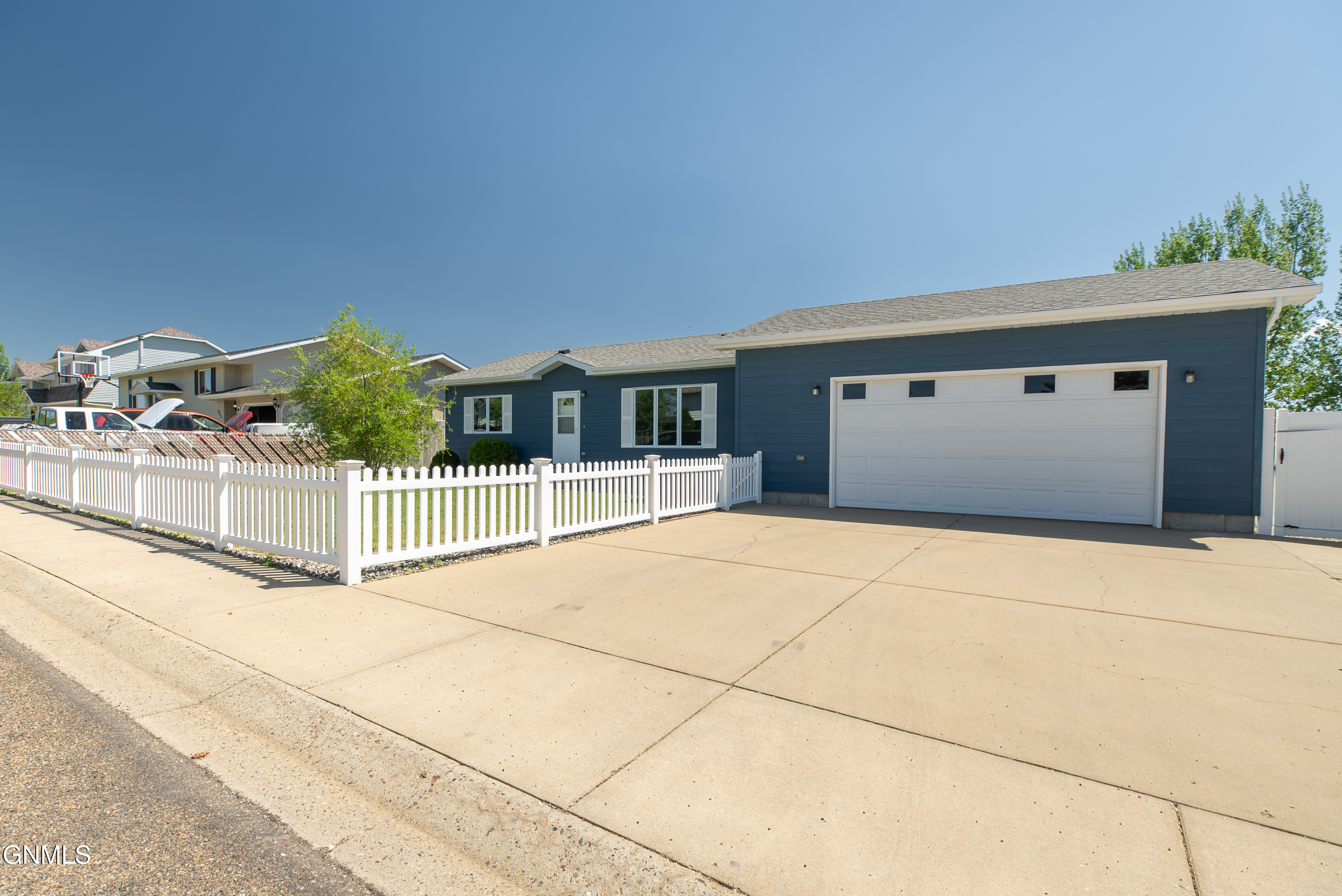 979 22nd Street W