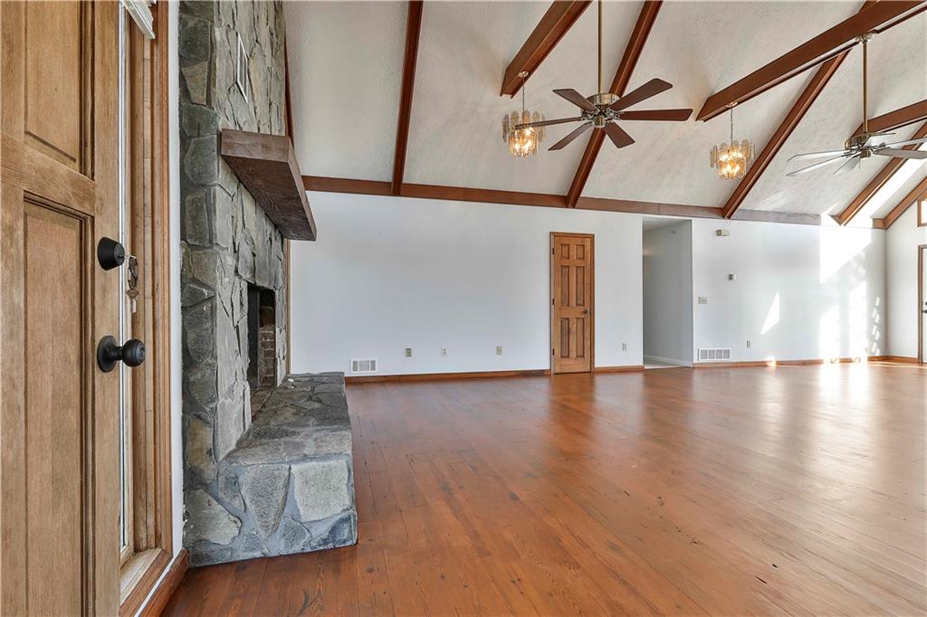 621 Lakeview Drive
