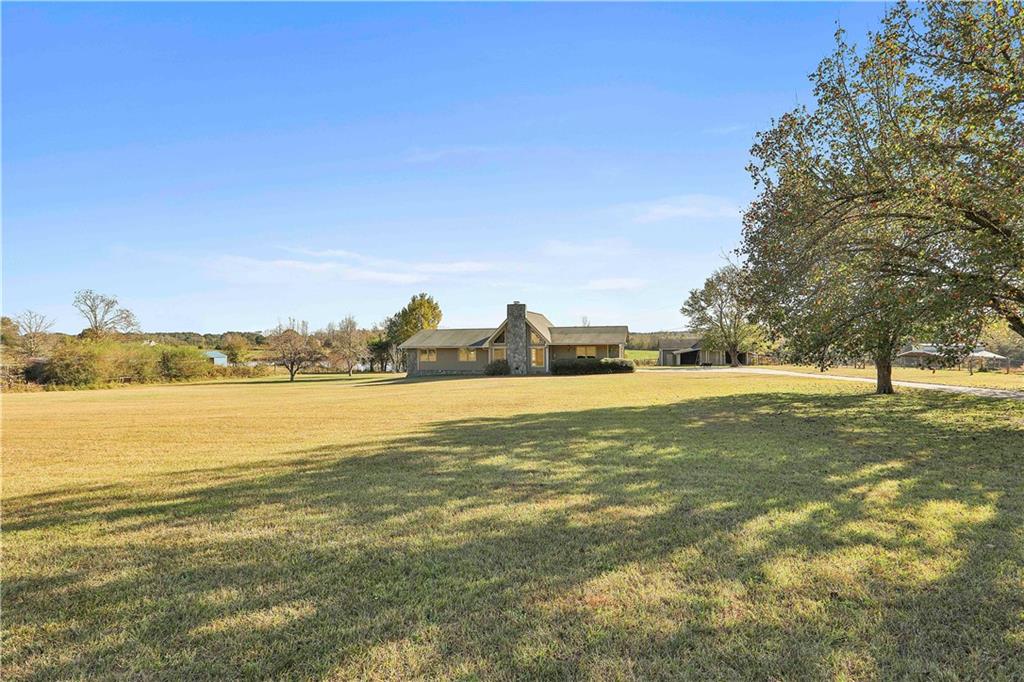 621 Lakeview Drive
