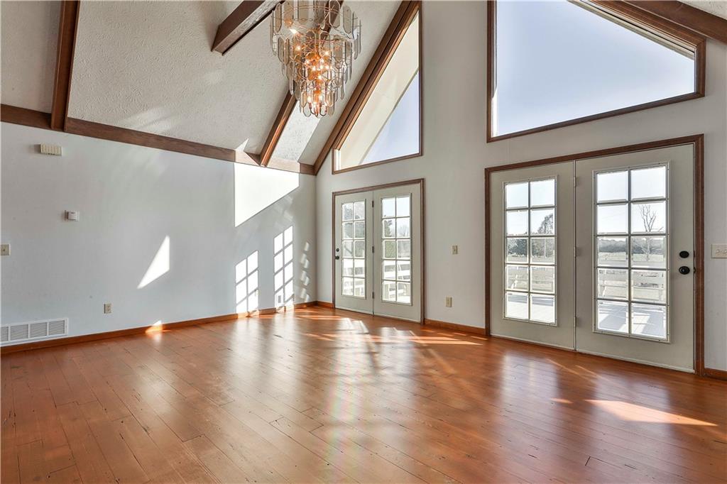 621 Lakeview Drive