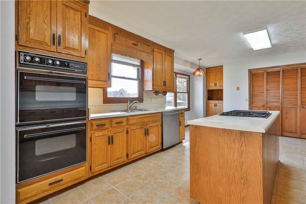 621 Lakeview Drive