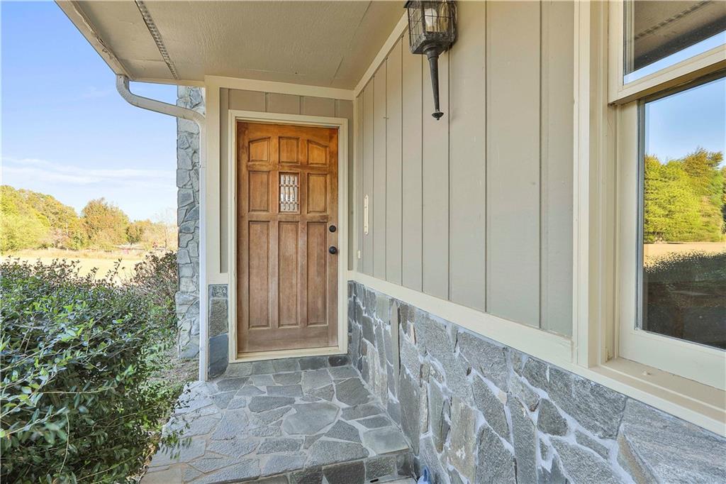 621 Lakeview Drive