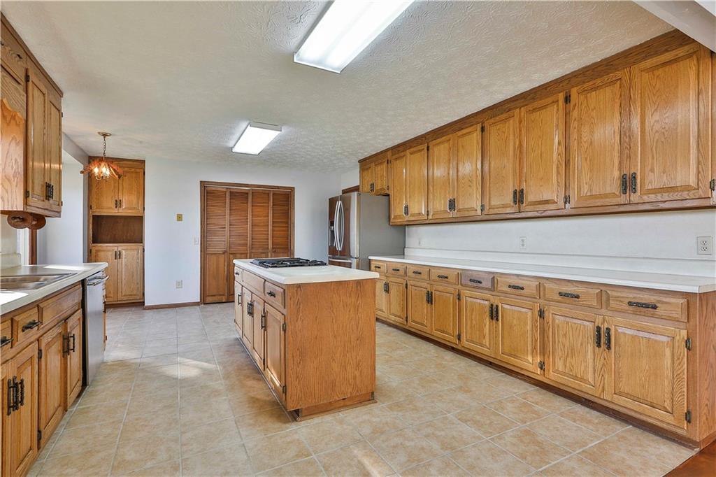 621 Lakeview Drive