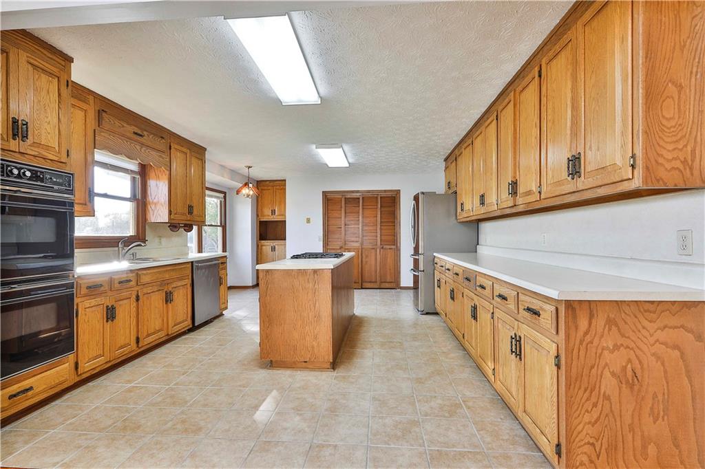 621 Lakeview Drive