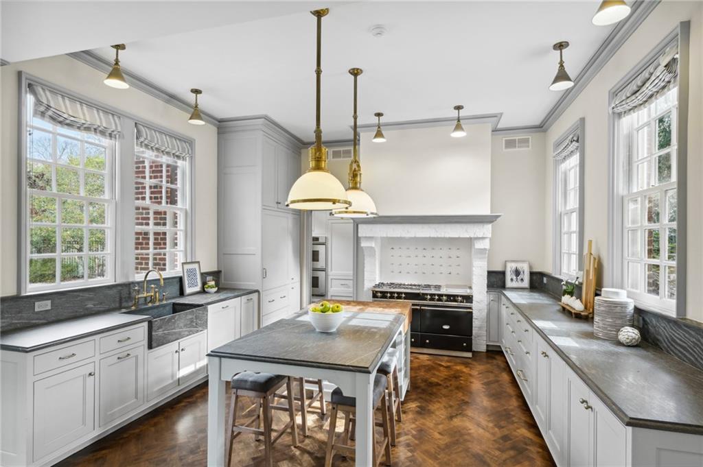 5 Cherokee Road NW