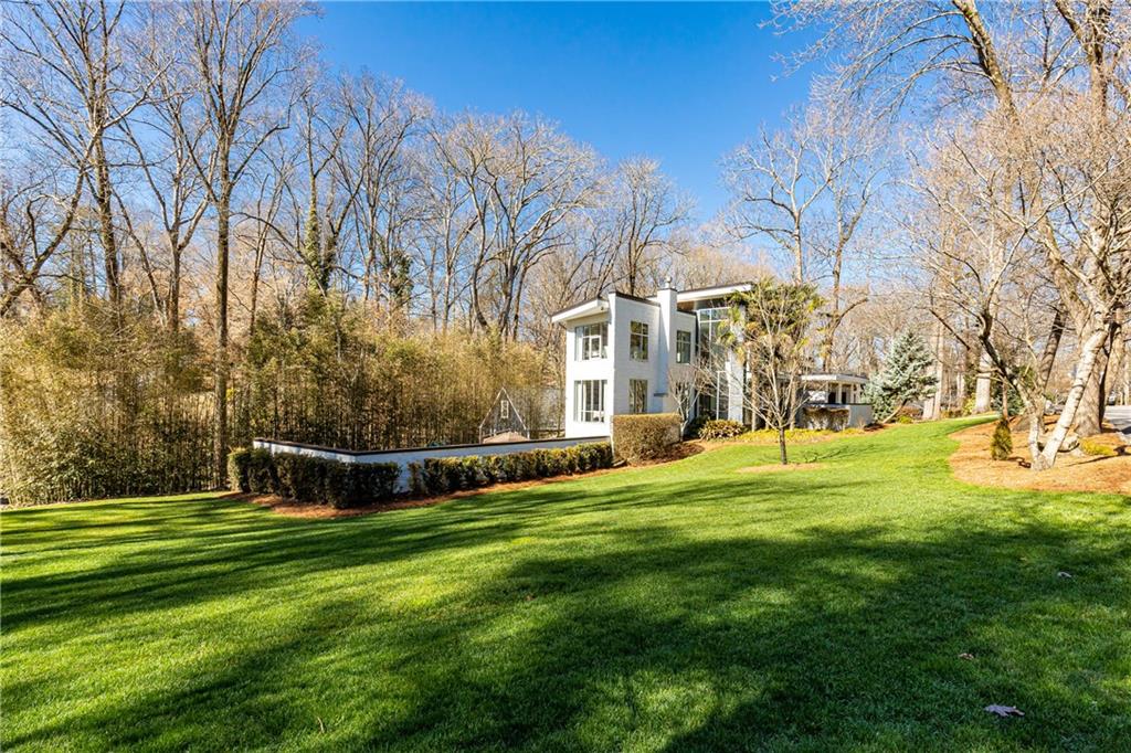 1960 Tall Tree Drive NE