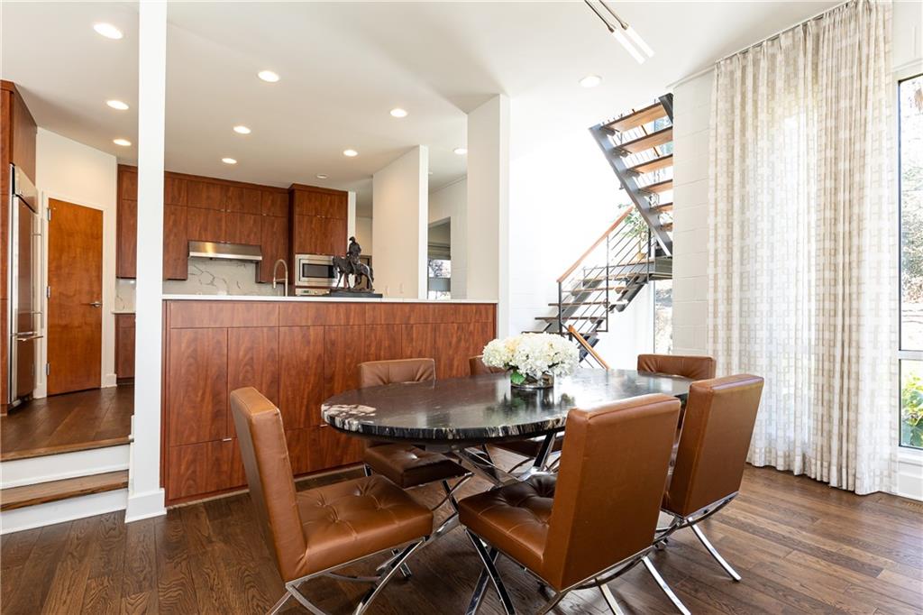 1960 Tall Tree Drive NE
