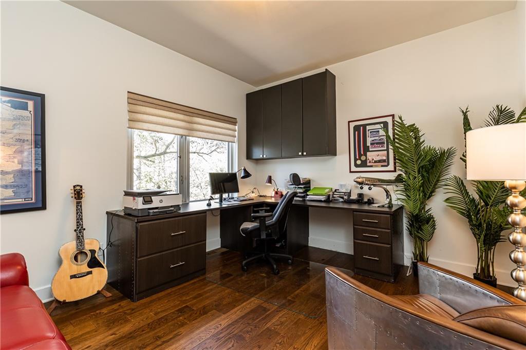1960 Tall Tree Drive NE