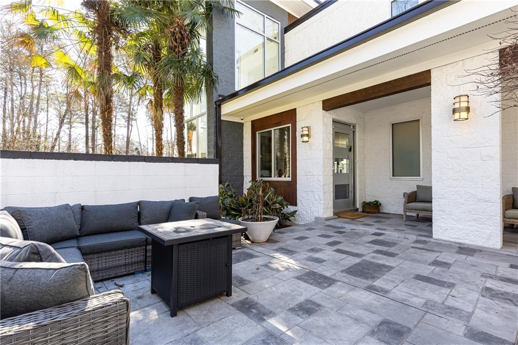 1960 Tall Tree Drive NE