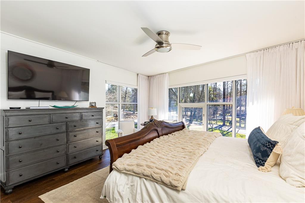 1960 Tall Tree Drive NE