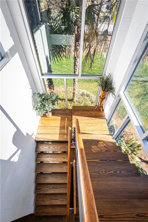 1960 Tall Tree Drive NE