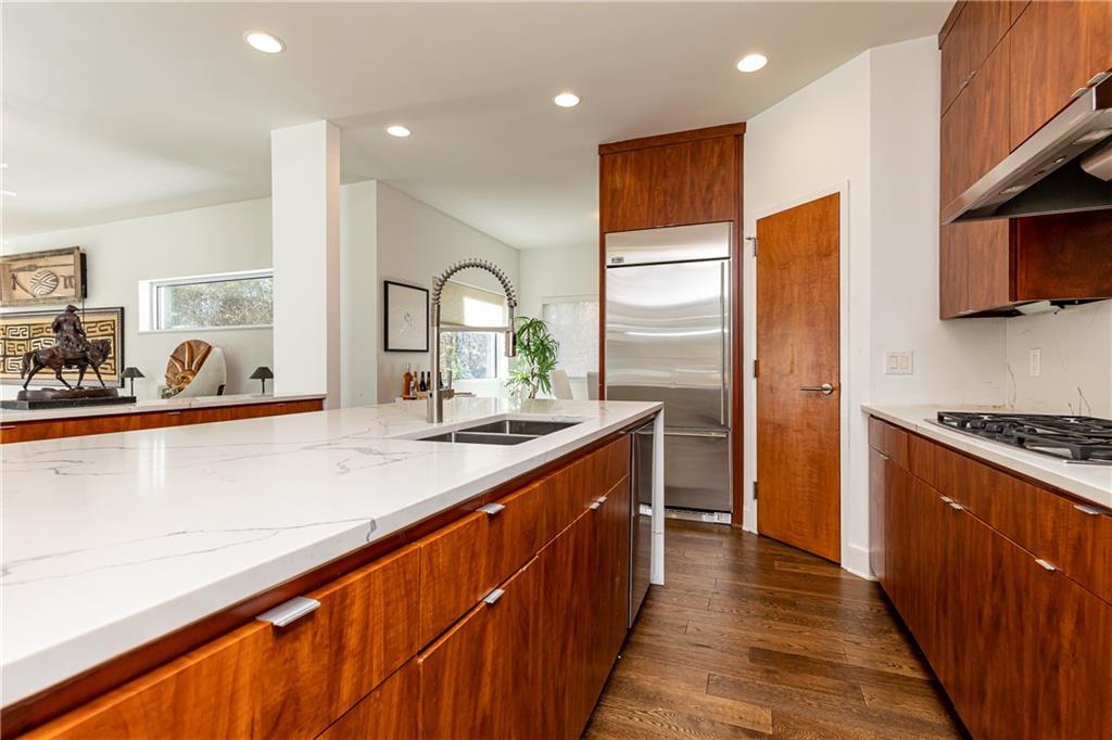 1960 Tall Tree Drive NE