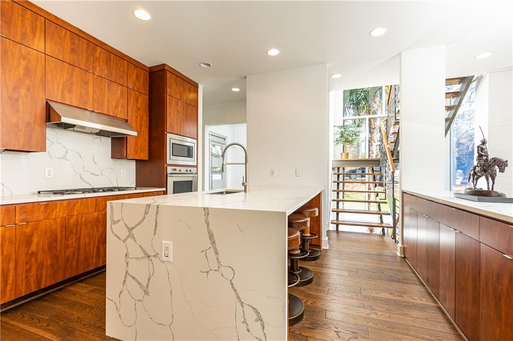 1960 Tall Tree Drive NE