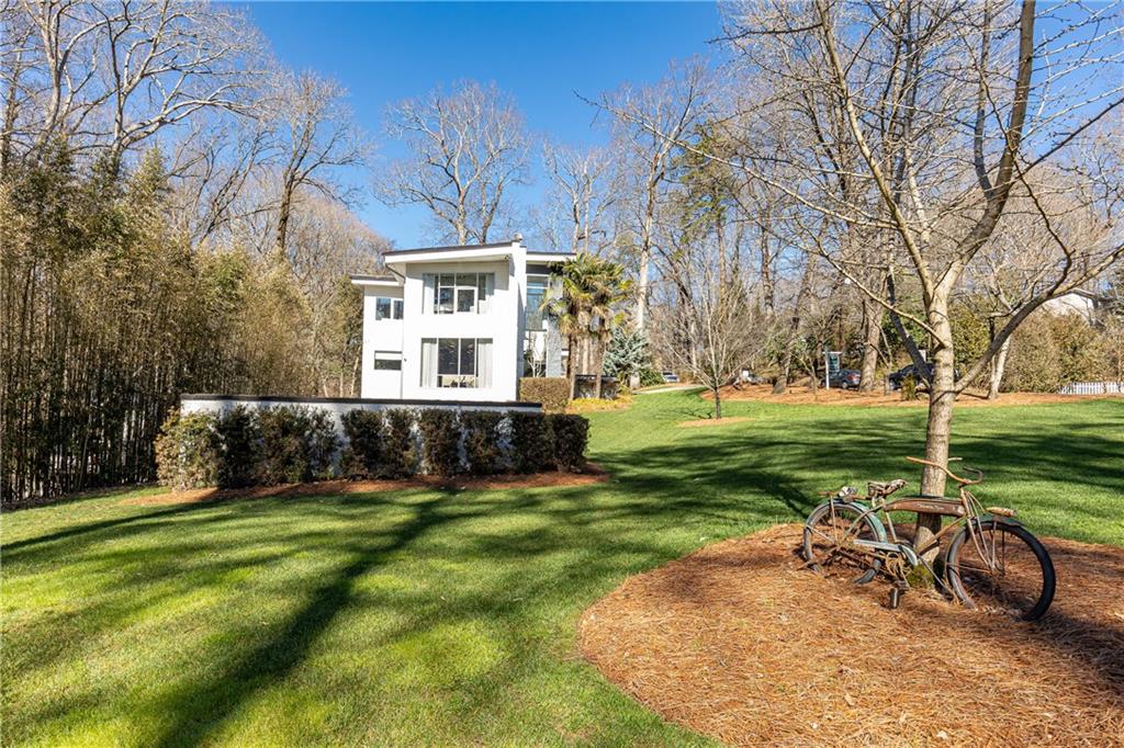 1960 Tall Tree Drive NE