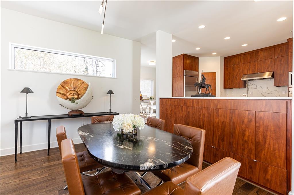 1960 Tall Tree Drive NE