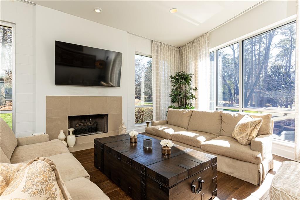 1960 Tall Tree Drive NE