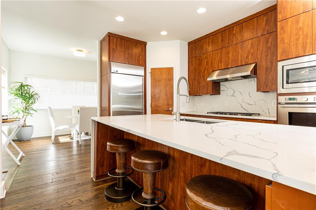 1960 Tall Tree Drive NE